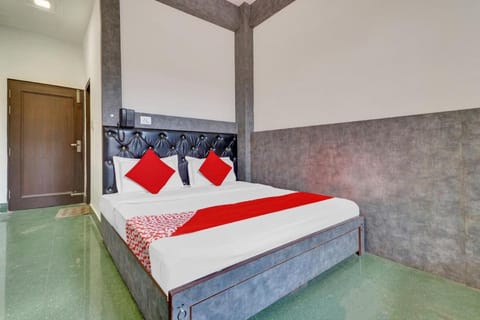OYO Flagship 80887 Hotel Holiday Inn Hotel in Uttarakhand