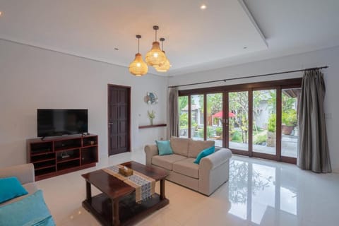 Stunning 5BR Villa with Private Pool #R28 Chalet in North Kuta