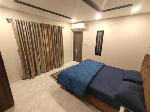 Luxurious & Cozy 1BHK Apartment, Wi-FiSmart TV Condo in Islamabad