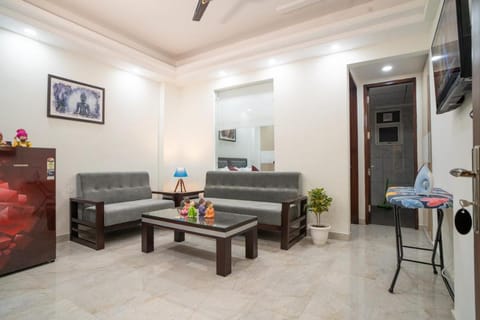 The Lodgers 1 BHK Serviced Apartment Vacation rental in Gurugram