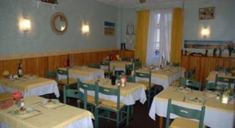 Hotel restaurant N.D.Auxiliatrice Vacation rental in Lourdes