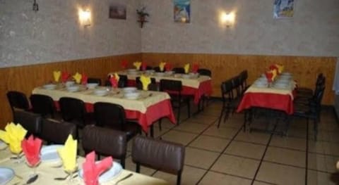 Hotel restaurant N.D.Auxiliatrice Vacation rental in Lourdes