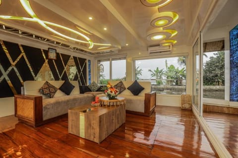 Luxury Houseboat Vacation rental in Alappuzha