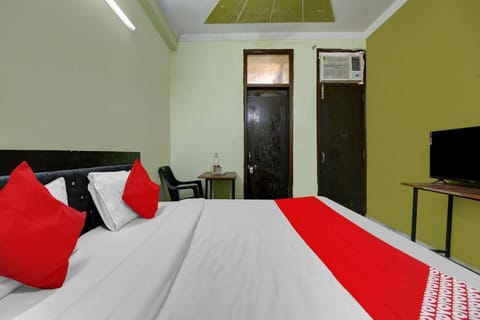 OYO Flagship 80762 Hotel Mandal Residency Hotel in New Delhi