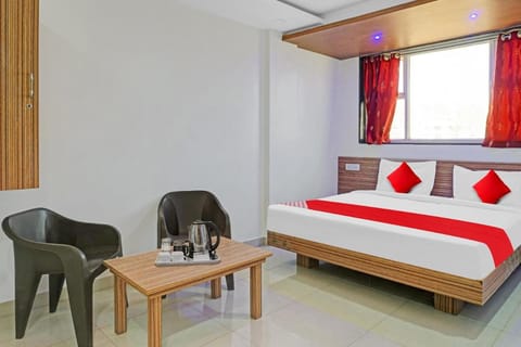 Flagship Hotel Prasad Lodging And Boarding Hotel in Pune