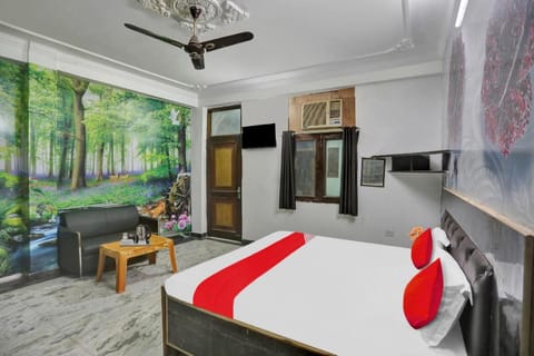 OYO Flagship Red Apple Home Vacation rental in Noida