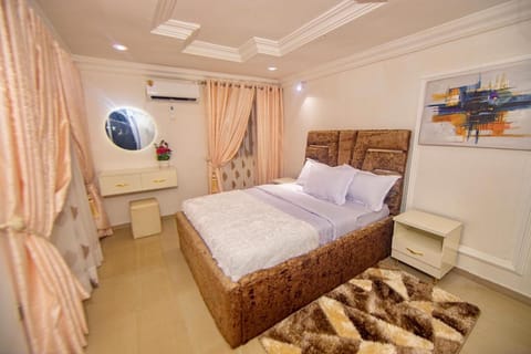 Blaze by Treston Grand Apartment, Maitama Vacation rental in Abuja