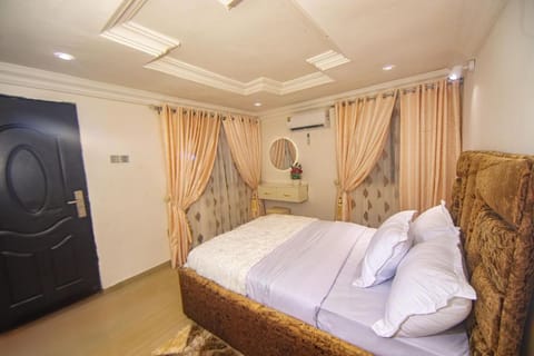 Blaze by Treston Grand Apartment, Maitama Vacation rental in Abuja