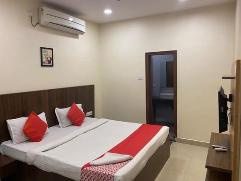 OYO Flagship 81077 Hotel Sv Grand Hotel in Secunderabad