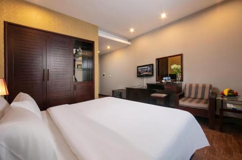 Bay Luxury - Sen Hotel - 26B Nguyen Khanh Toan Hotel in Hanoi