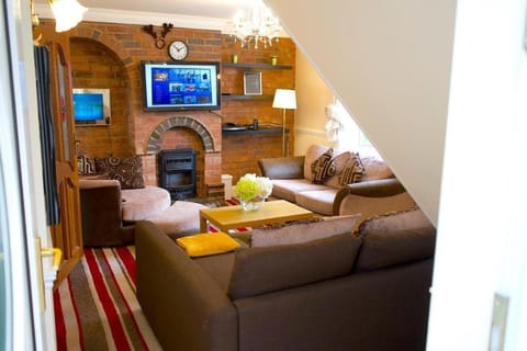 Francis House Accommodation Vacation rental in Oldbury