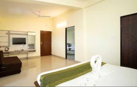 Collection O 81020E Candolim Beach Resort Vacation rental in Candolim