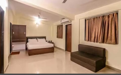 Collection O 81020E Candolim Beach Resort Vacation rental in Candolim