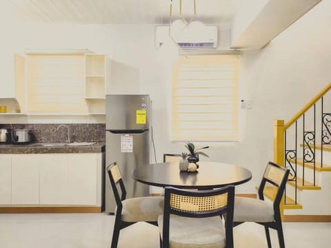 Cozy Home Angeles, Pampanga Vacation rental in Angeles