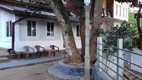 46 TOURIST  GUEST HOUSE  TALWATTA  KANDY  Vacation rental in Kandy