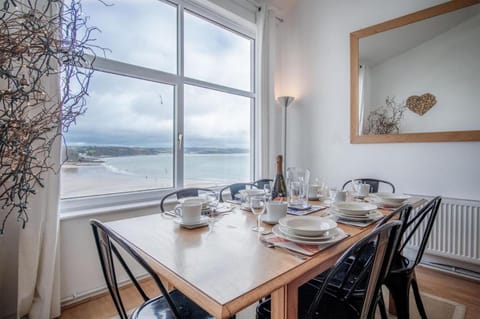 Captains Walk - 4 Bedroom Apartment - Saundersfoot Vacation rental in Saundersfoot