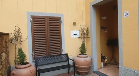 Rent Room Iacopo Vacation rental in Capannori