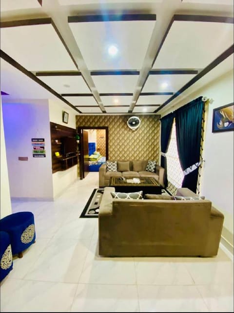 Lovely Apartment Apartment in Lahore