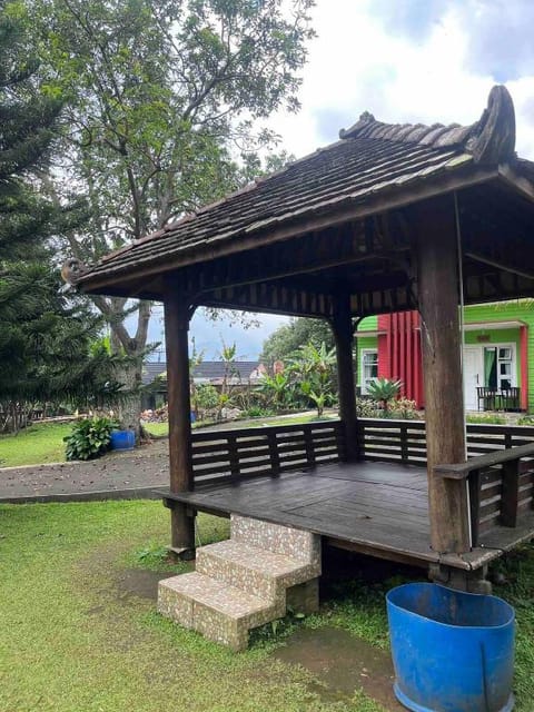 Syarimel Resort / Ruby Vacation rental in Cisarua