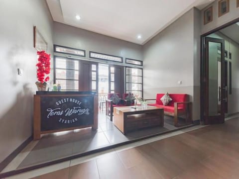 RedDoorz Syariah near Universitas Politeknik Neger Vacation rental in Parongpong