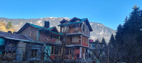 The Joint Cafe & Stay,India,manali Vacation rental in Manali