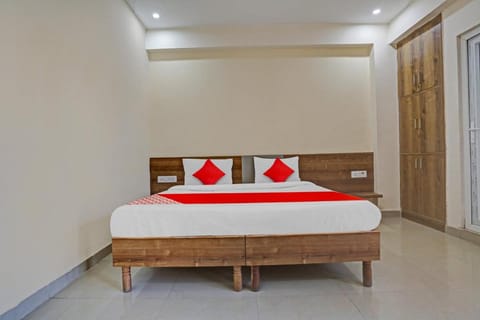 OYO Flagship 81115 Backpackers Nest Hotel in Gurugram