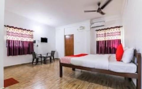 OYO Flagship 81063 Milton Inn Vacation rental in Baga