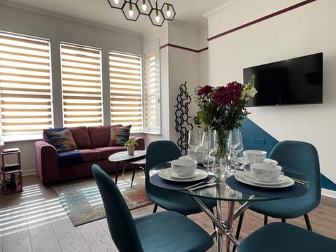 Modern accomodation in Westcliff-On-Sea Vacation rental in Southend-on-Sea