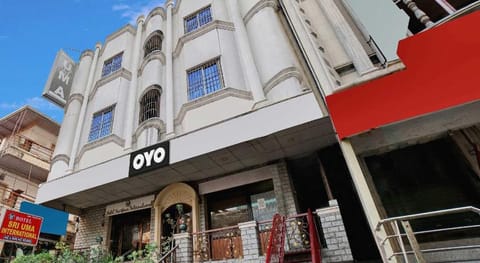 OYO Flagship 811617 Hotel Sri Uma International Vacation rental in Vijayawada