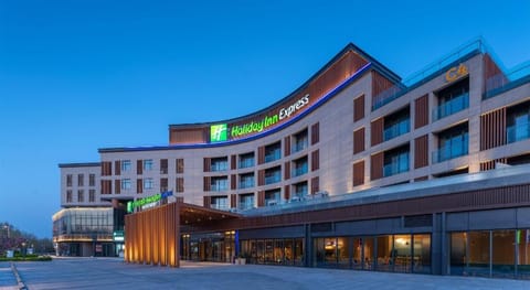 Holiday Inn Express Dalian Golden Pebble Beach Vacation rental in Dalian