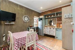 Relaxed French Flair Studio #2 Apartment in Pretoria