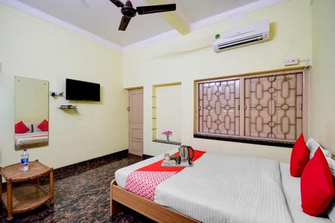 Flagship The Buddha Guest House Vacation rental in Kolkata