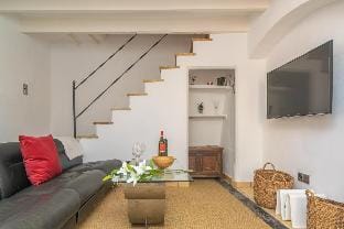 CASA PHOENIX IV - ADULTS ONLY - Fantastic village house with free WiFi Casa de temporada in Andratx