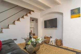 CASA PHOENIX IV - ADULTS ONLY - Fantastic village house with free WiFi Casa de temporada in Andratx