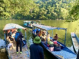 Ba Be Lakeside Bungalow Vacation rental in Laos