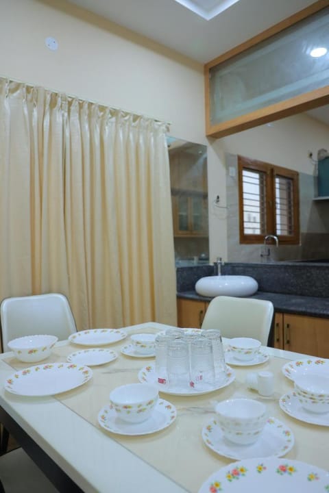 Padma Homes Stay- Luxury Service Apartment 1BHK & 2BHK & 3BHK Vacation rental in Tirupati