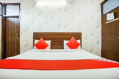 OYO Flagship Discovery Vacation rental in Noida