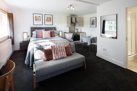 The Woden Boutique Hotel Walsall M6 J9 Vacation rental in Walsall