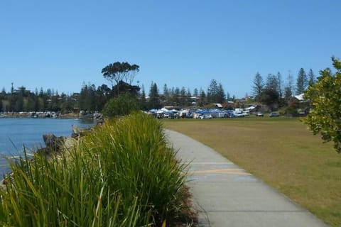 DELUXE Escape! Central, NEW & Spacious 3 Bed Vacation rental in Yamba