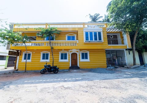 Yellow Residency Vacation rental in Puducherry