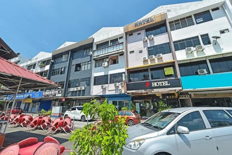 F Hotel Vacation rental in Bayan Lepas