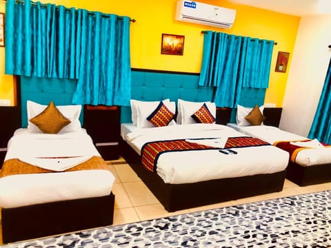 Hotel Seaview In Vacation rental in Vypin