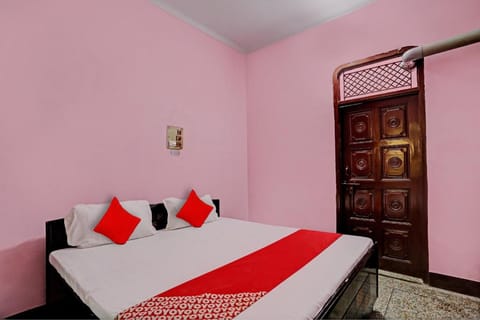 OYO Flagship 81500 Chacha Guest House Vacation rental in Uttarakhand