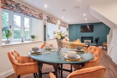 The Lodge - 2 Bedroom Cottage - Princes Gate Vacation rental in Amroth