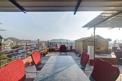 Hotel Girnar Villa Vacation rental in Udaipur