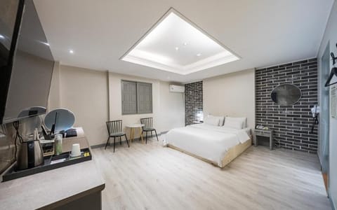 Hwaseong Wolmun Lavender Onchen Hotel Vacation rental in Pyeongtaek-si