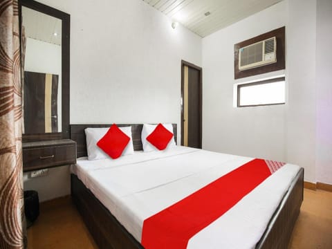 OYO Flagship Hotel Le Aley Regency Vacation rental in Ludhiana