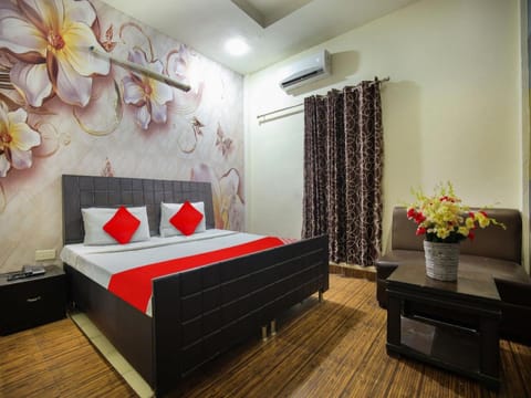 OYO Flagship Hotel Le Aley Regency Vacation rental in Ludhiana