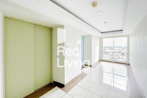 RedLiving Apartemen Green Lake View Ciputat - Aurora Rooms Vacation rental in South Jakarta City