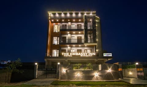 Treebo Premium Embassy Inn Vacation rental in Noida